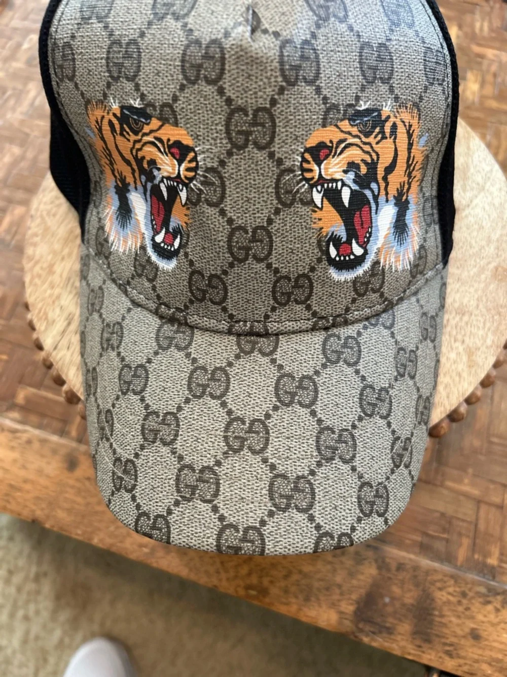 Gucci Beige GG Monogram Tiger Patch Trucker Cap - Picture 4 of 14